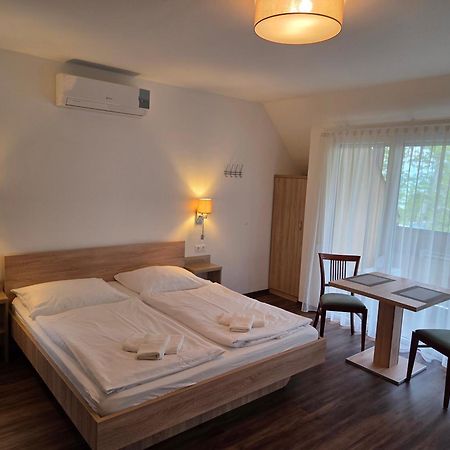 Adam Apartmanhaz Σίοφοκ Εξωτερικό φωτογραφία