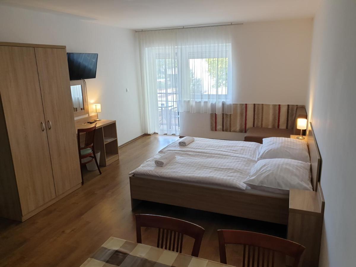 Adam Apartmanhaz Σίοφοκ Εξωτερικό φωτογραφία