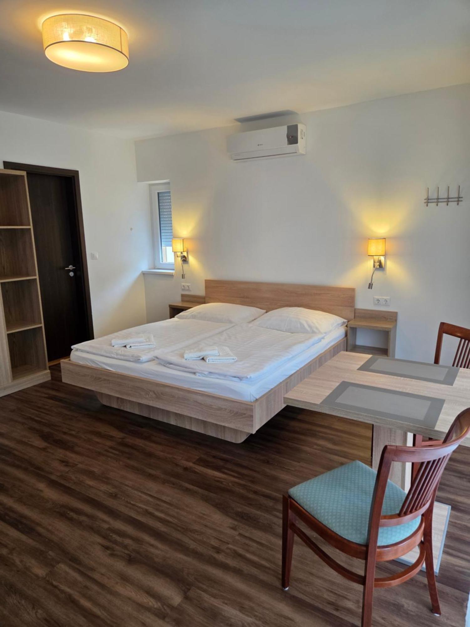 Adam Apartmanhaz Σίοφοκ Εξωτερικό φωτογραφία